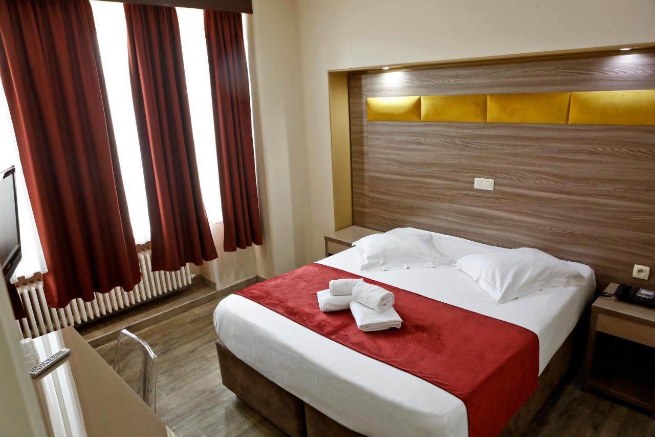 Hotel De France Saint-Gilles Εξωτερικό φωτογραφία