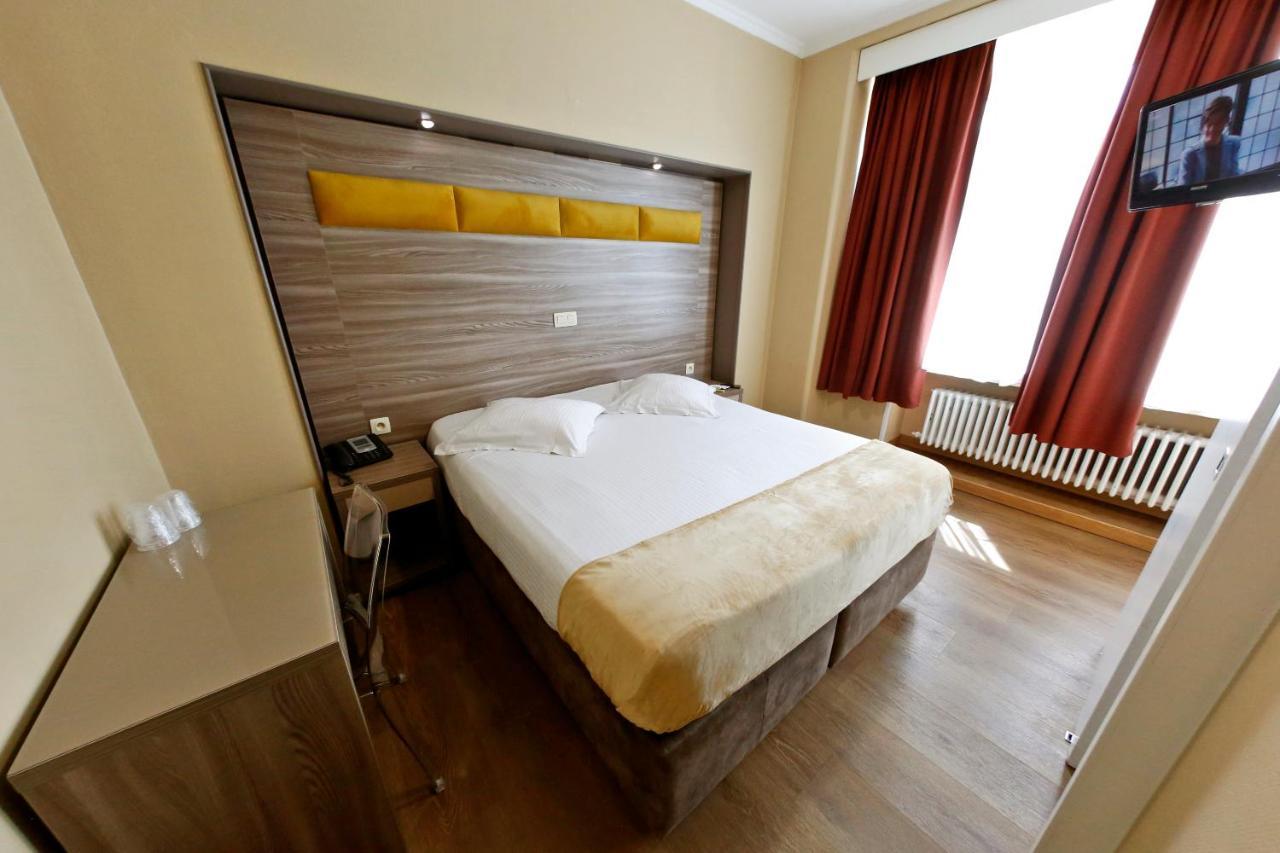 Hotel De France Saint-Gilles Εξωτερικό φωτογραφία
