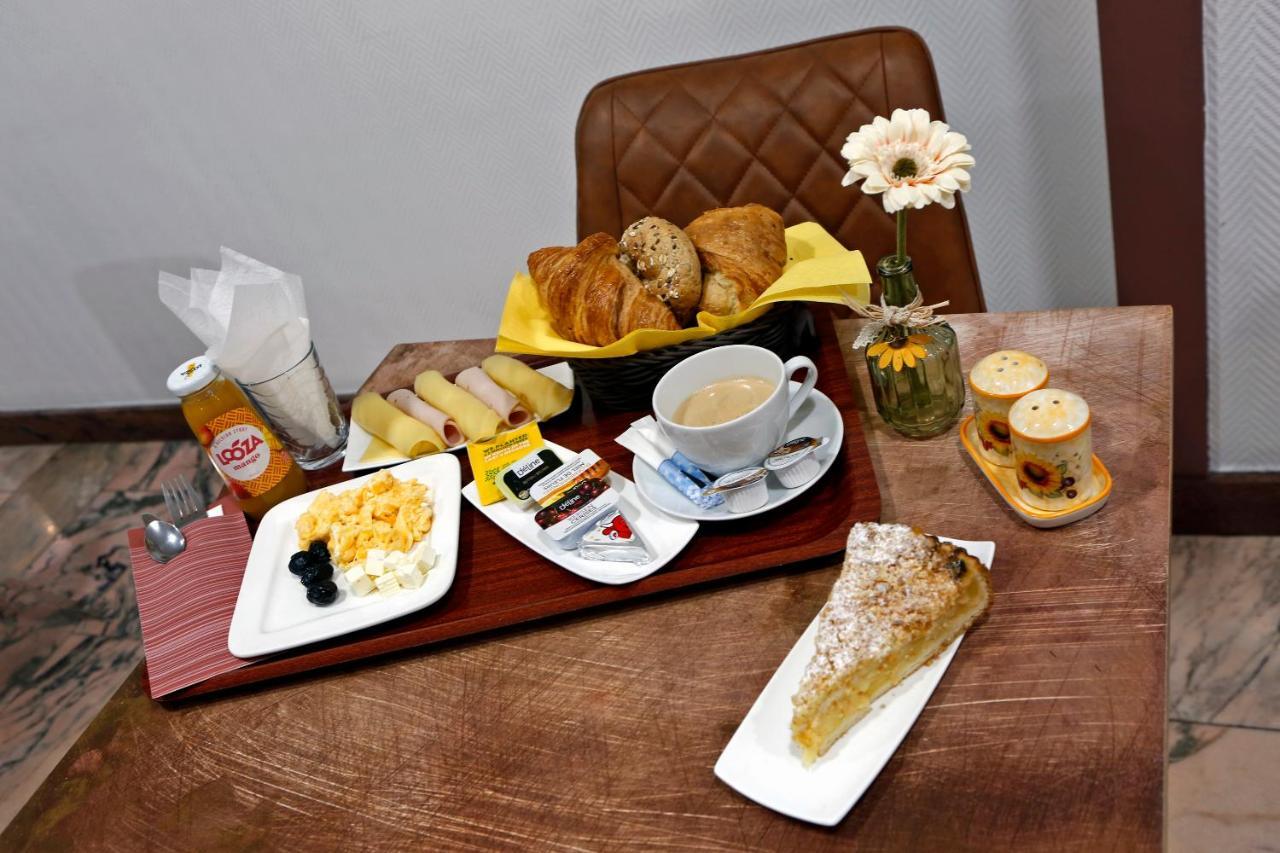 Hotel De France Saint-Gilles Εξωτερικό φωτογραφία