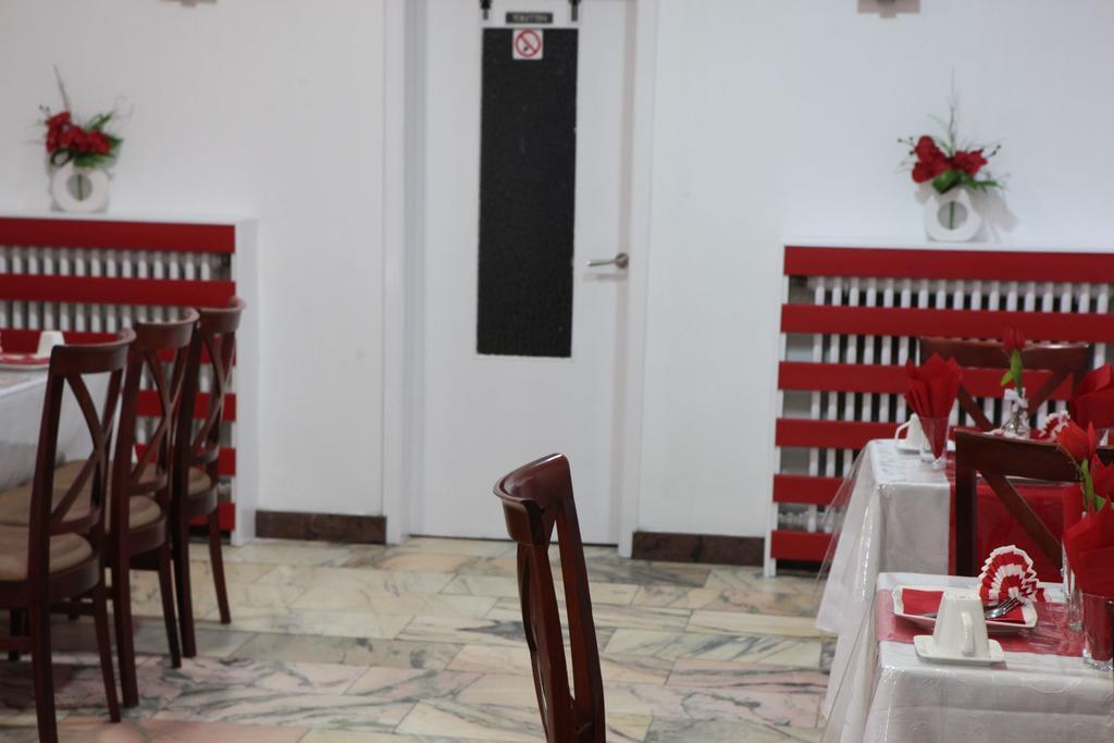 Hotel De France Saint-Gilles Εξωτερικό φωτογραφία