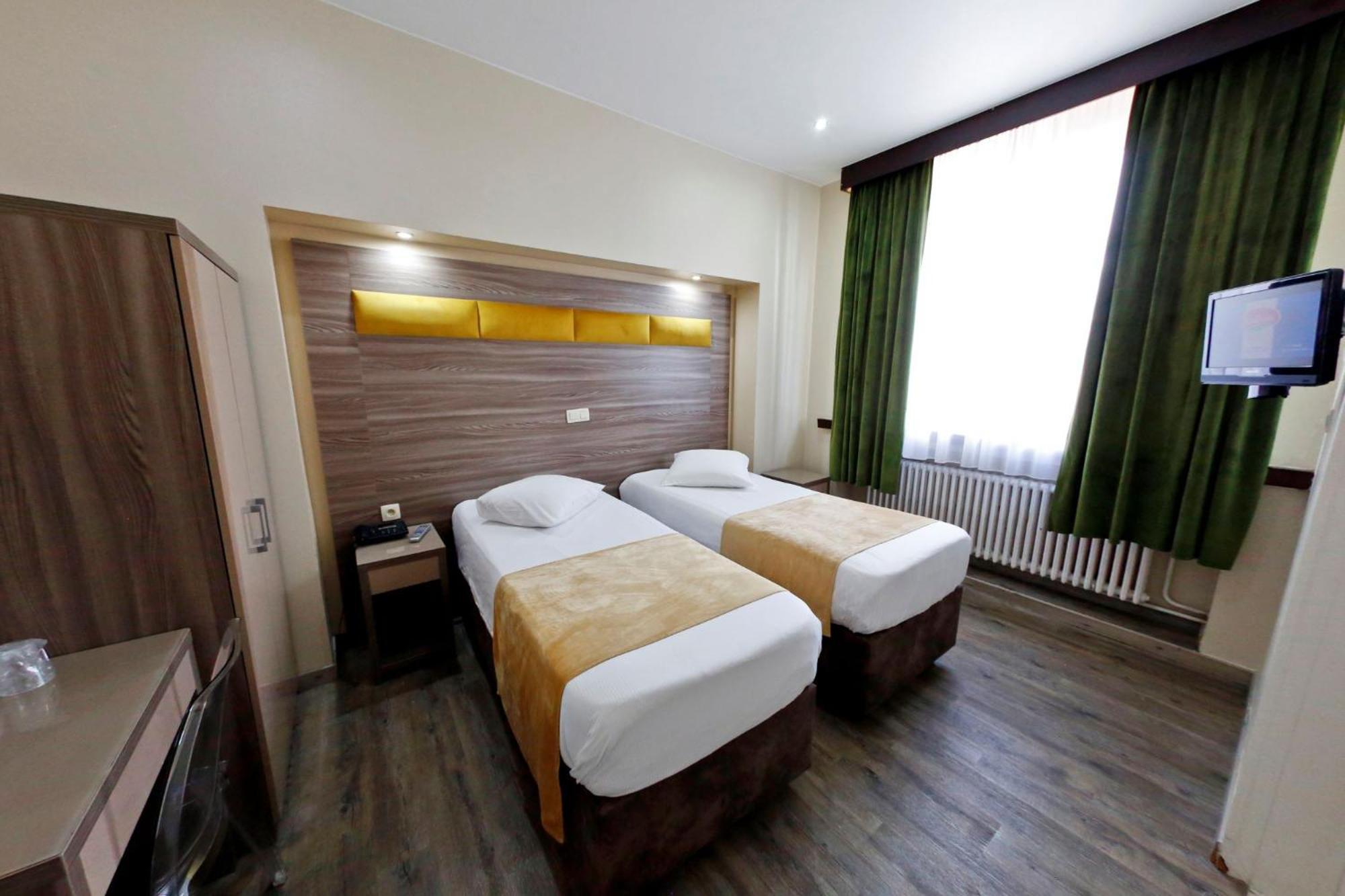 Hotel De France Saint-Gilles Εξωτερικό φωτογραφία